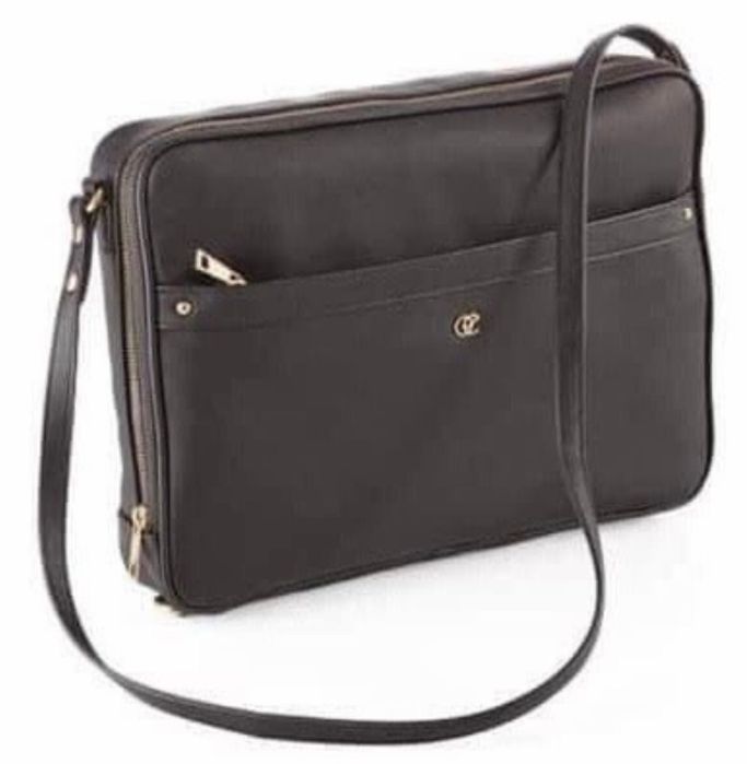 Mala Preta Espaçosa (dá para Computador) Nova