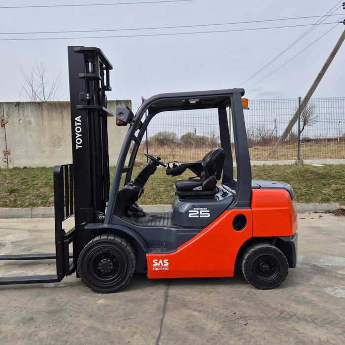 Навантажувач TOYOTA 2,5 тон 2014р Дизель