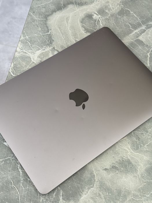 Продам MacBook air 2015