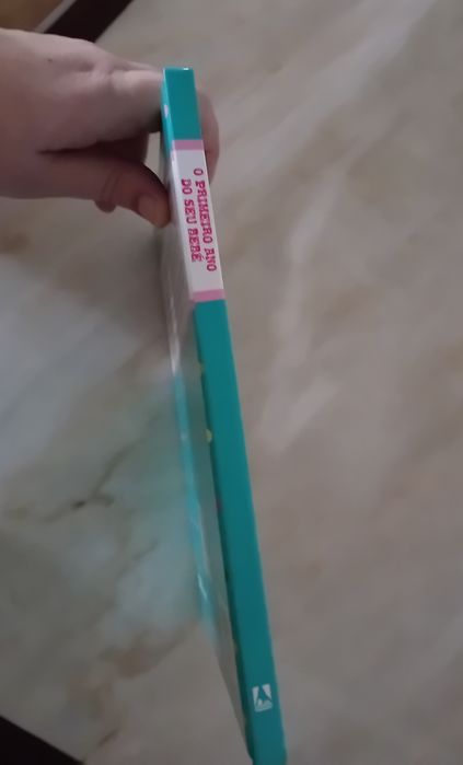 Livro semi-novo Bebé