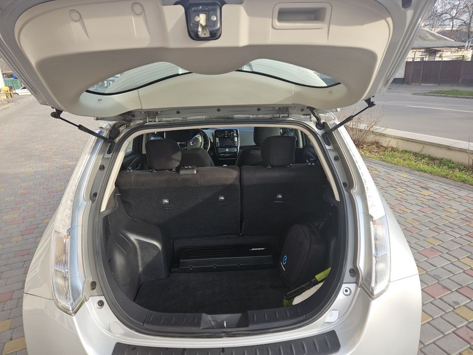 Nissan leaf 30kwt  2017р