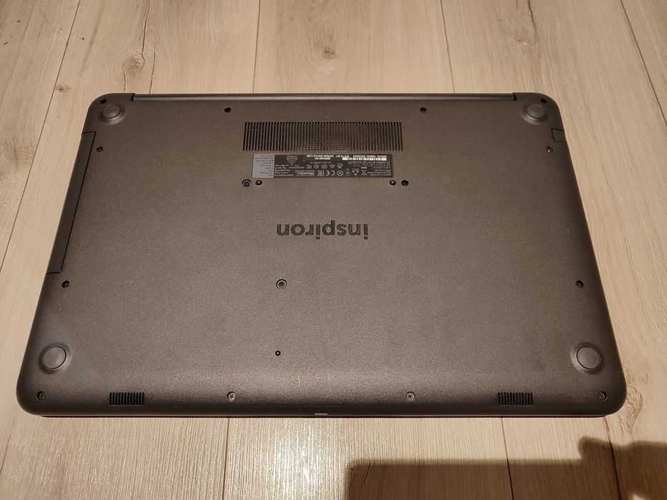 Szybki Dell 17,3" | i3 | 8GB DDR4 | SSD+HDD | Radeon 4GB | Win10 | Office