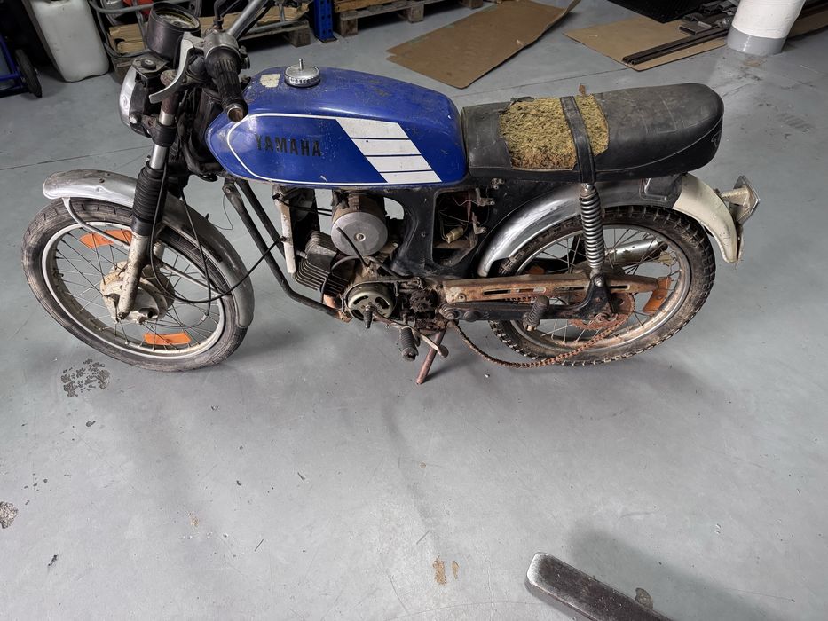 Yamaha RD 50 completa para restauro ou pecas