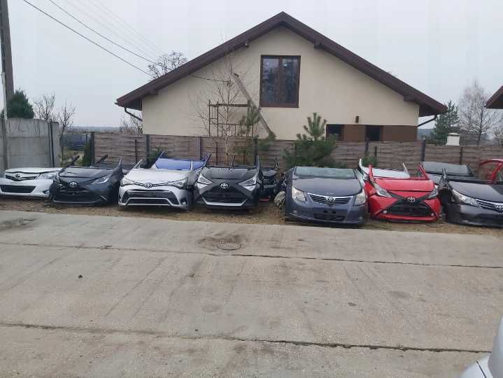 Розборка Toyota Тойота запчастини б/у нові RAV4 C-HR Yaris Cross Corolla Cross Highlander Hilux Prius Auris Proace шрот розбірка