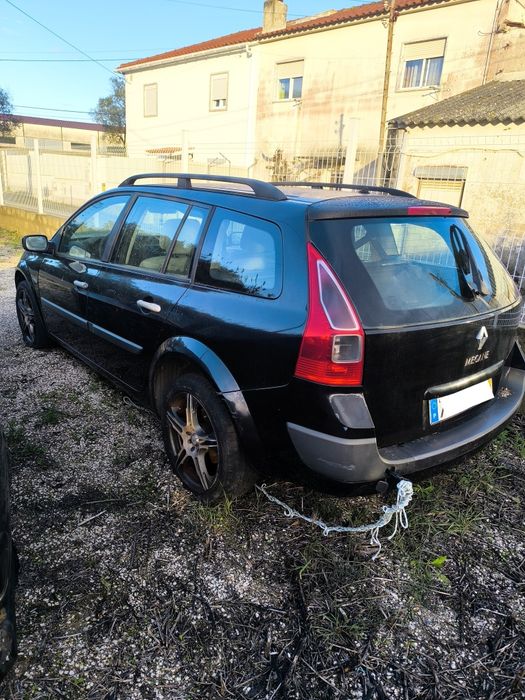 Renaut Megane PARA PEÇAS mas tem arranjo