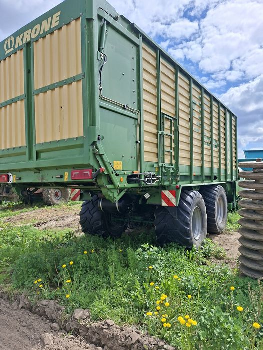 Przyczepa samozbierająca Krone ZX450 GL