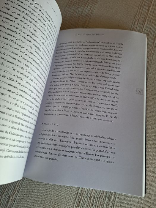 O Livro de Ouro das Religiões