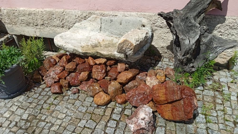 Jaspis dolnośląski ponad 100kg surowy bryłki naturalny