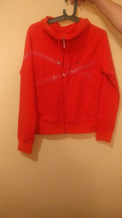 Продам спортивный костюм