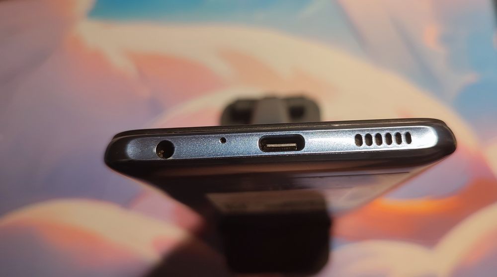 Продам смартфон ZTE Blade V2020 Smart 4/128 GB у дуже гарному стані.