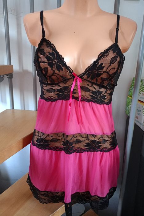 Koszulka nocna na ramiączkach prześwitująca siateczka fuksja czarna ko