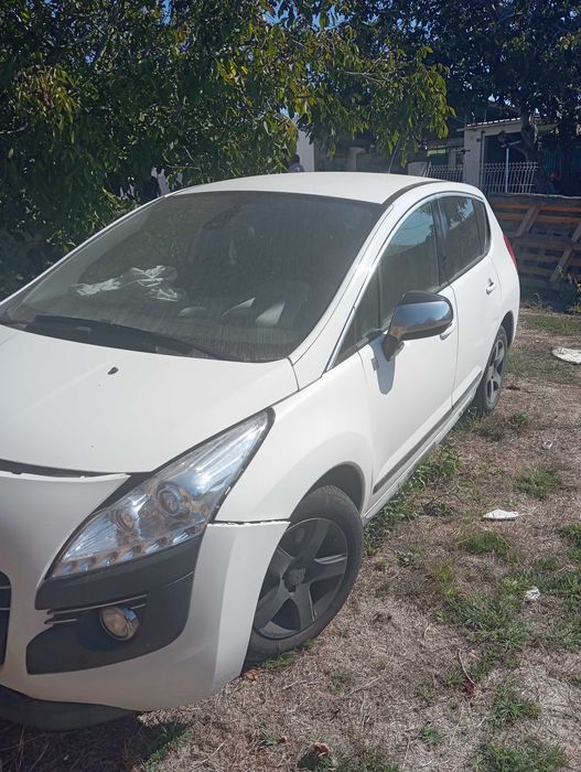 Peugeot 3008 híbrido batido