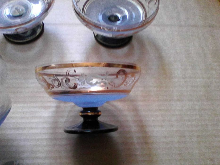 conjunto taça grande e 4 pequenas antigo