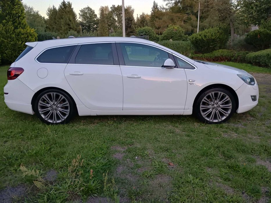 Opel Astra J 1.6 turbo Sport