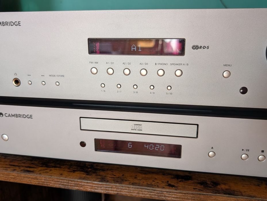 Cambridge audio amplituner AXR100 + CD Player Cambridge  audio AXC35