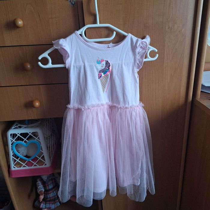 Рожева сукня на дівчинку 122 см