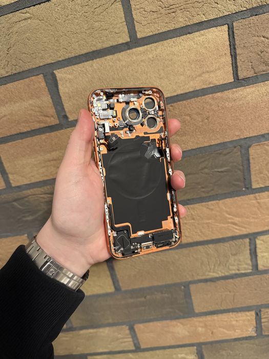 Оригінальний корпус для Apple iPhone 17 Pro Max ( Cosmic Orange )