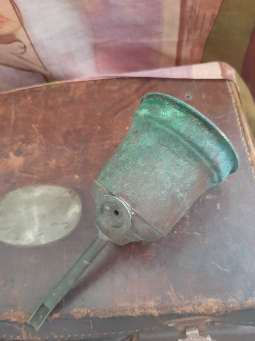 Lata vintage de óleo (muito antiga)