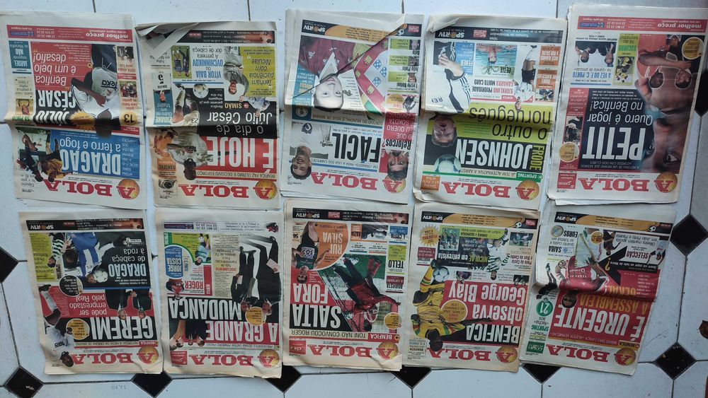 Lote 66 Jornais A Bola - Ano de 2001