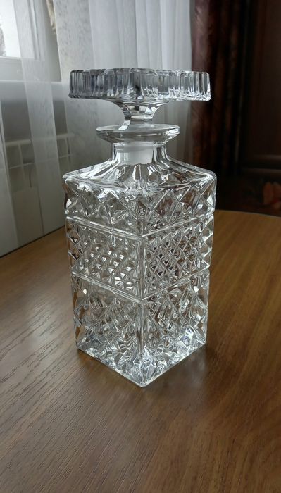 Графін,чеський кришталь.