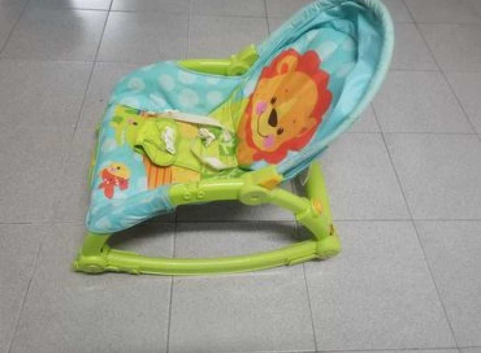 Baloiço de bebé impecável