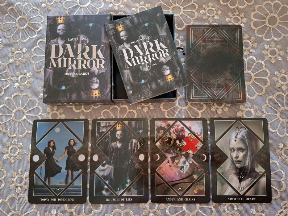 Dark mirror oracle