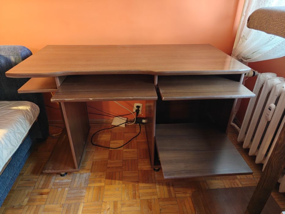 Oddam biurko komputerowe