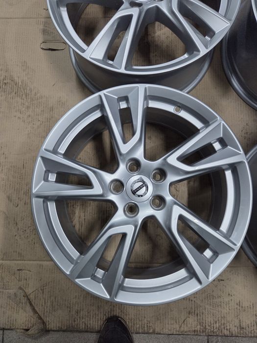felgi aluminiowe 18" 5x108 7,5x18 ET 50,5 VOLVO FORD