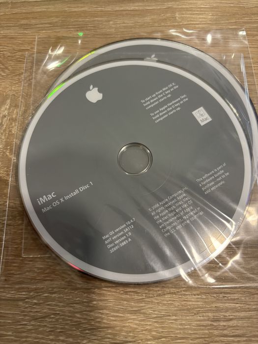 Mac OS X - wersja polska, oryginał + 2 x naklejka Apple.
