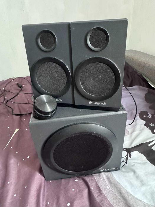 Logitech z333 Multimedia Speaker