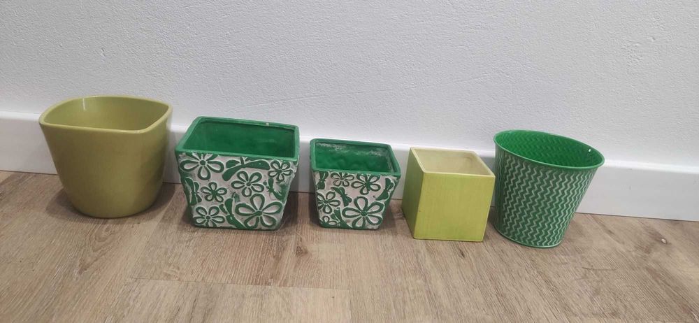 Zestaw 9 doniczek - ceramiczne, plastikowe, metalowe - mix kolorów