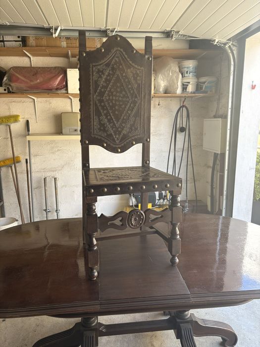 Conjunto mesa de sala e cadeiras