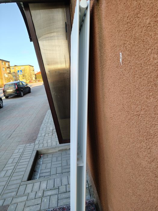 Grzejnik dekoracyjny pionowy z termostatem
