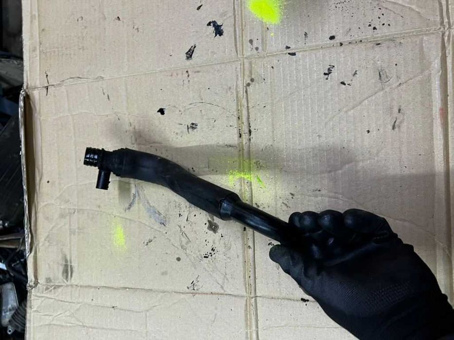 Трубка вентиляции картера Mercedes W210 / W203