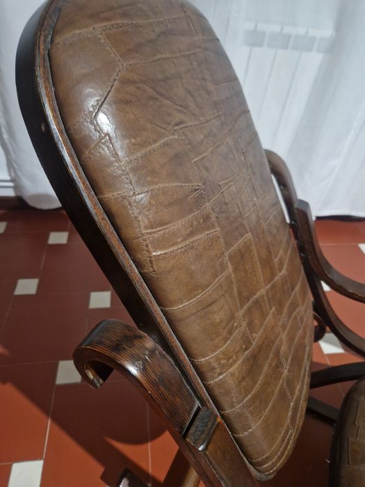 Cadeira baloiço pele