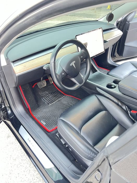 Продам Tesla 3 Standart Plus
