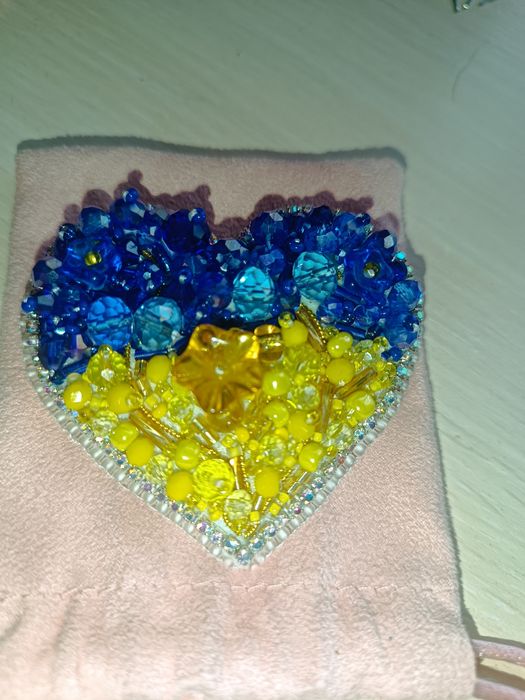 Серце, брошка, презент