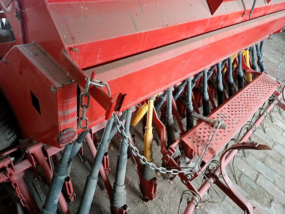 Zestaw uprawowo siewny agregat famarol