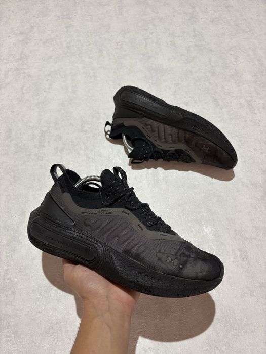 Under Armour HOVR Phantom buty do biegania czarne rozmiar 44 męskie sneakersy