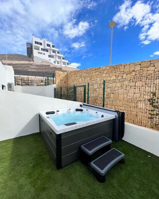 NOWOŚĆ!  Energooszczędne jacuzzi Eago AWT IN401  ECO 6os.