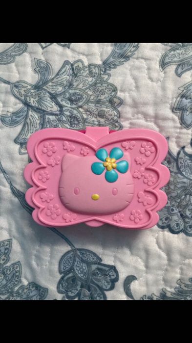Hello Kitty Przypinka DIY