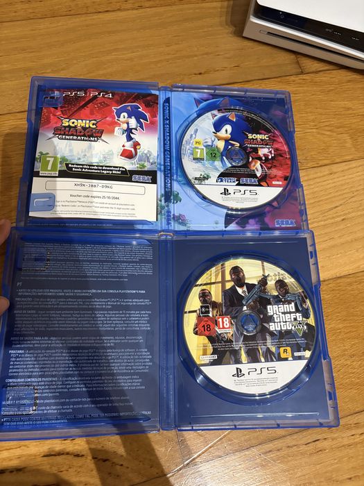 PS5 Com leitor + 2 Comandos + GTA V + Oferta