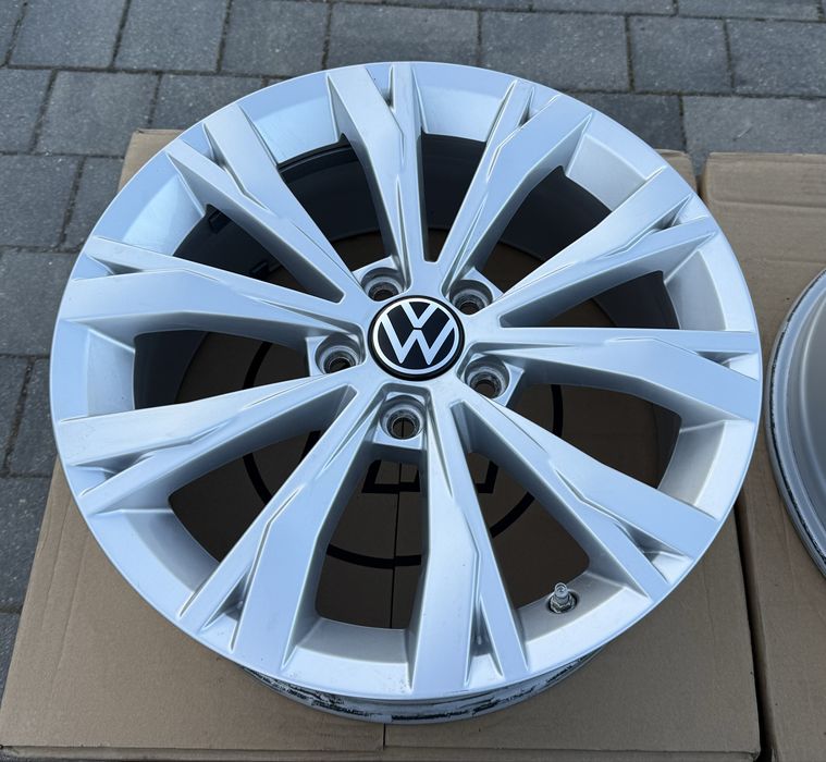 Oryginał Felgi Volkswagen 17" 5x112 Tiguan Passat T-roc Arteon czujnik