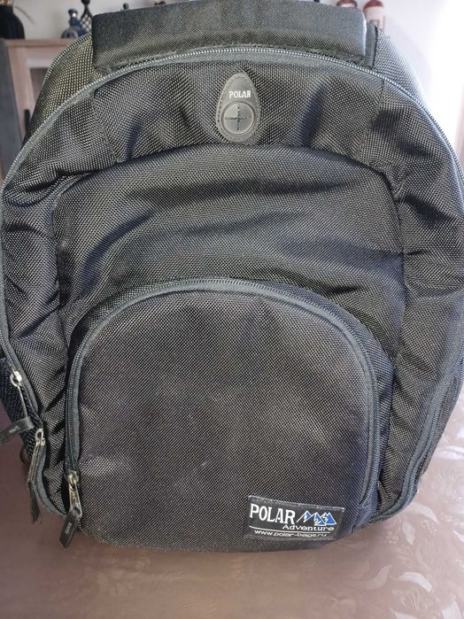 Mochila preta para transportar computador ou outros