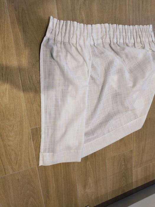 Cortinas brancas opacas