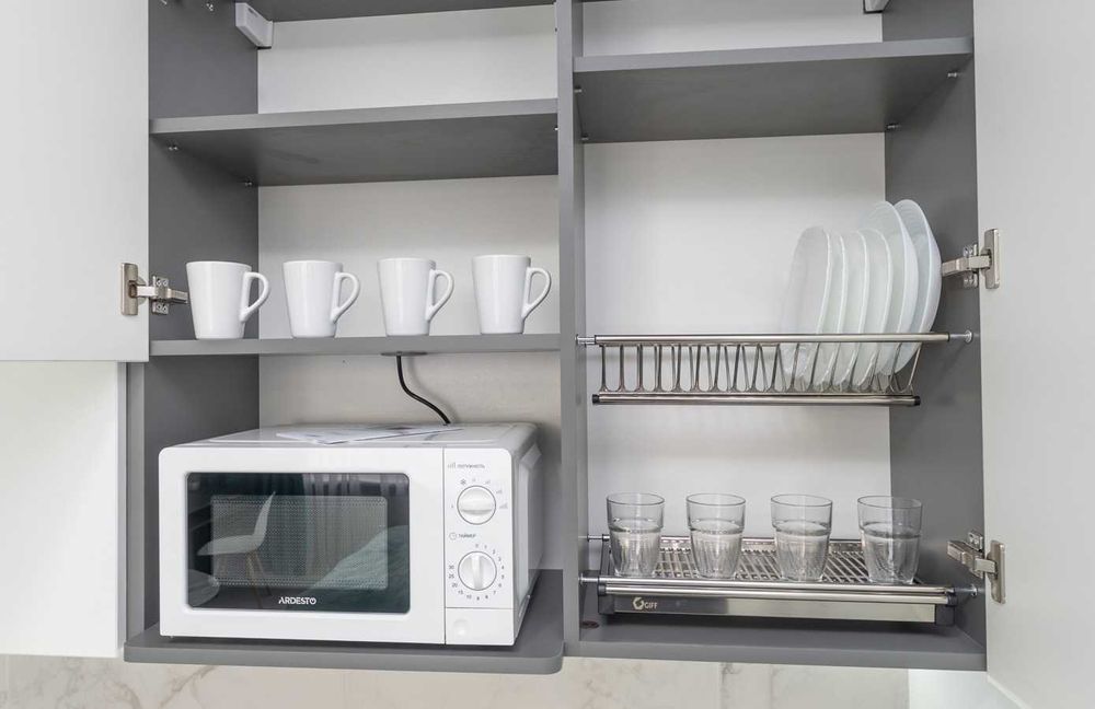 Подобова оренда студії біля метро, Лівий берег, Бажана 17Б. Є укриття.