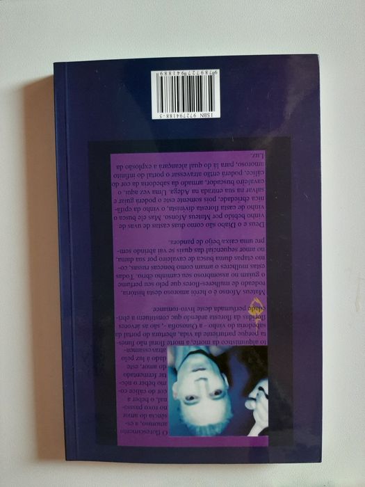 Livro "A cor do cálice"