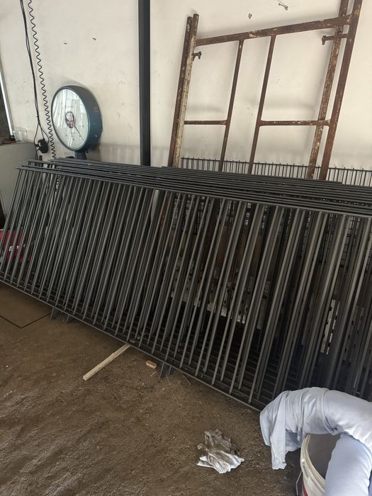 Serralharia civil ( Portoes , portas , estruturad metalicas , pavilhao