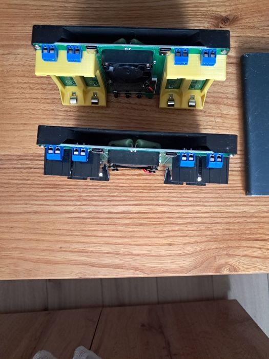 Тестер,зарядка 18650,21700