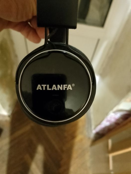 Блютуз навушники.